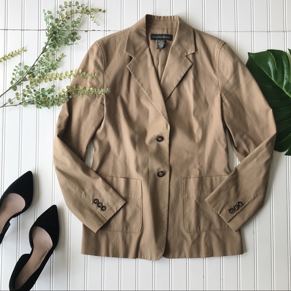 Banana Republic Jackets & Blazers - Banana republic blazer tan button up